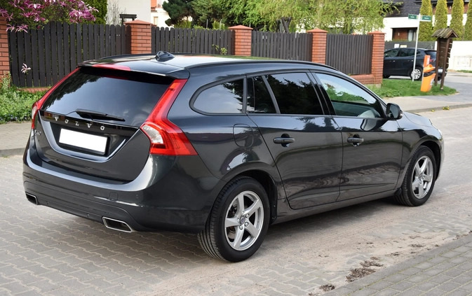 Volvo V60 cena 49999 przebieg: 215000, rok produkcji 2017 z Płock małe 529